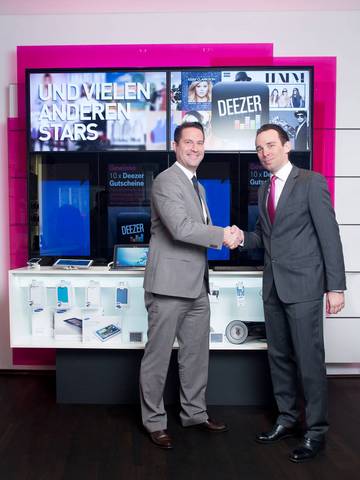 T-Mobile und Samsung starten interaktive M-Wall