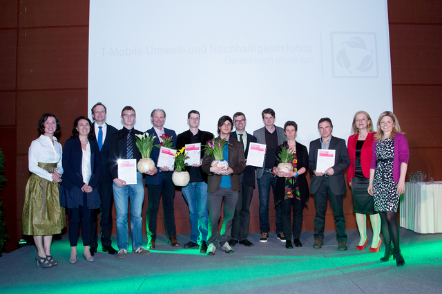 Umweltpreise 2013 des T-Mobile Umwelt- und Nachhaltigkeitsfonds (TUN) gehen an Projekte gegen Bienensterben, für Carsharing und Recycling