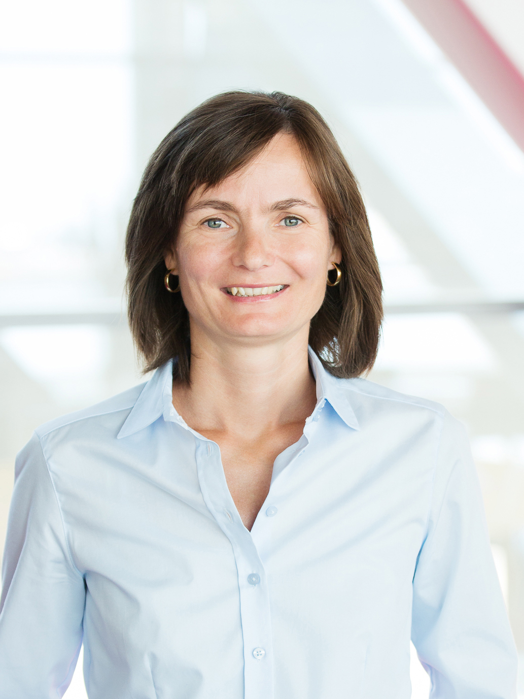Anja Tretbar-Bustorf neue Chef-Juristin bei T-Mobile