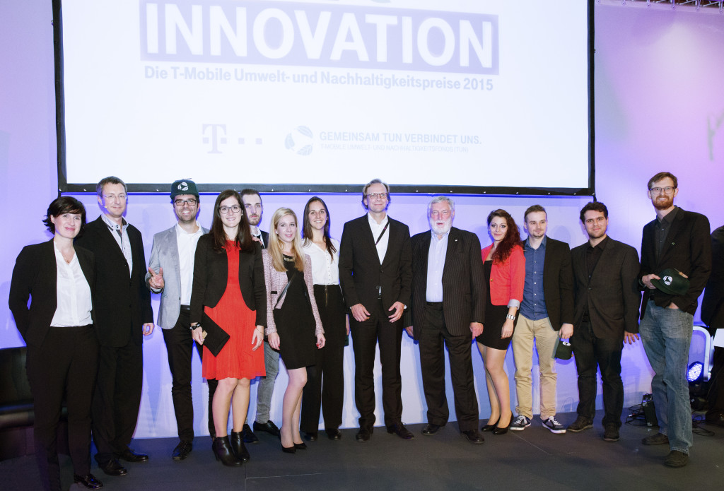 TUN-Fonds Preisverleihung 2015: Die Gewinner der Nachhaltigeitspreise mit Jury (Mitte: Andreas Bierwirth, CEO T-Mobile (links), Franz Fischler, früherer EU-Kommissars